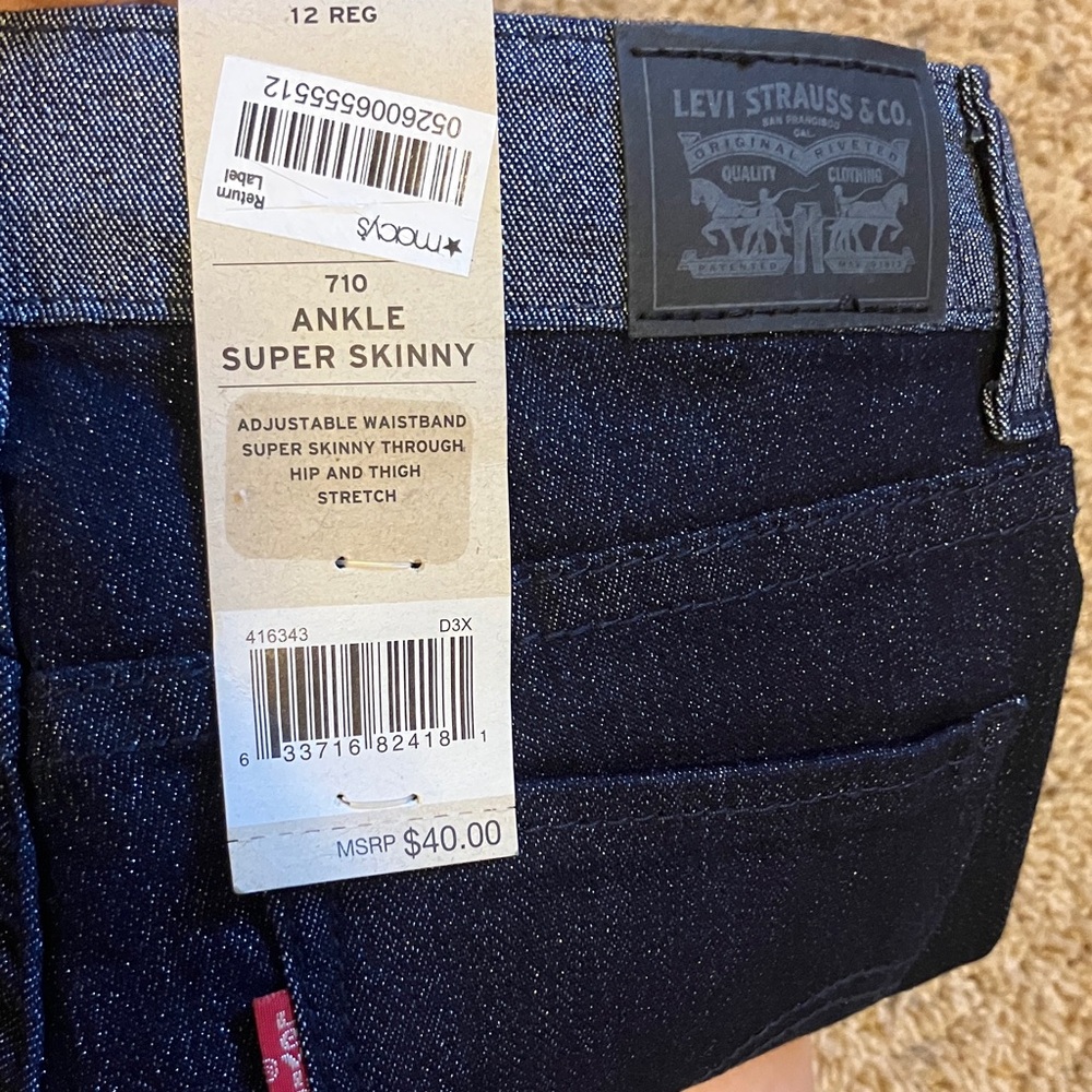 Levi’s Dark Blue Skinny Jeans - Picture 6 of 7